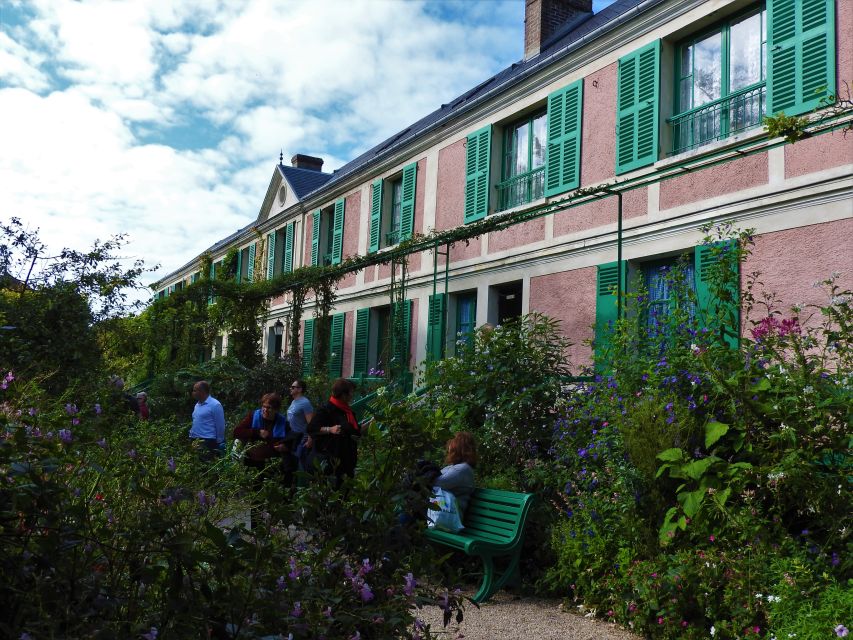Giverny Village Walking Tour & Skip-the-Line to Monet Garden - Should you book this Giverny tour?