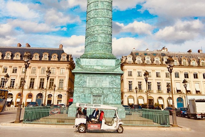 Great Monuments Tour / Duration 3h - from 1 to 6 passengers - Opera/Bourse and Place Vendôme: Elegant Facades in a Short Time