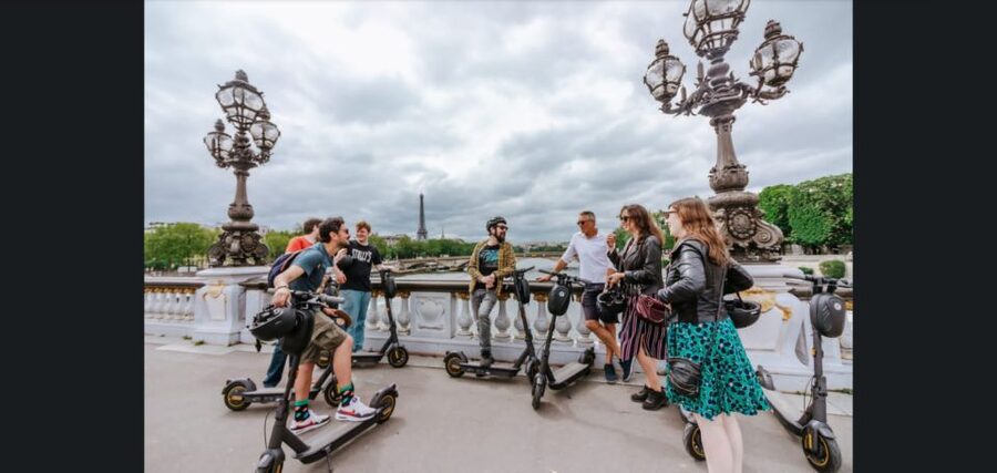Guided Electric Scooter Tour of Paris - Pont Alexandre III to Notre-Dame: crossing toward Île de la Cité without the long haul