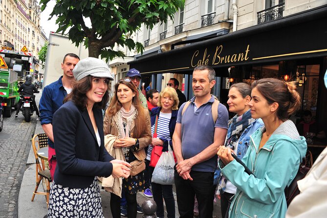 Guided tour of Montmartre in songs with a professional - The Pink House and Clos Montmartre: photos, then the quieter side