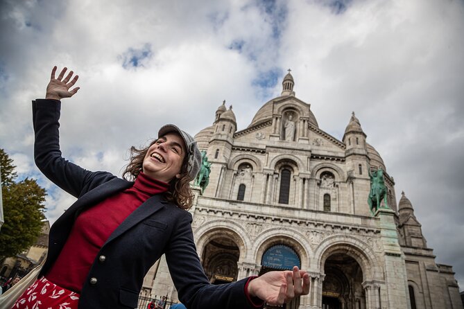 Guided tour of Montmartre in songs with a professional - Churches and viewpoints: Saint-Pierre de Montmartre, then the Sacré-Cœur finish