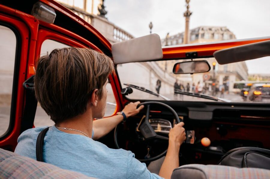 Guided Tour of Paris in Citroën 2CV - Car Capacity and Practical Comfort