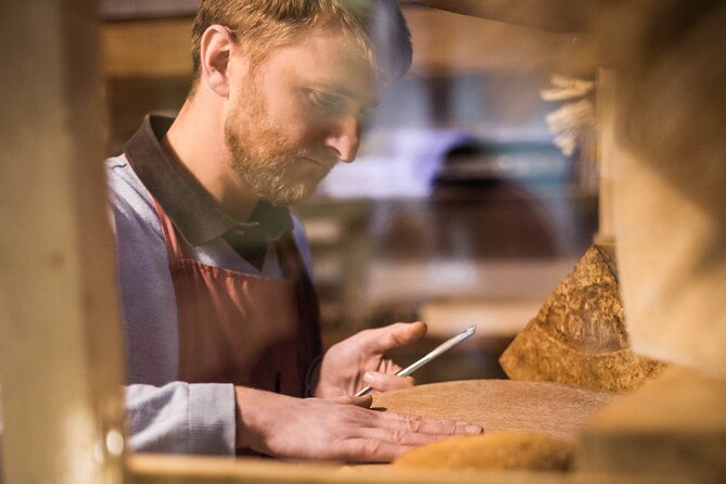 Guided visit of the Cheese Museum with Tasting Included - The tasting of 4 cheeses: how the flavors connect to regions
