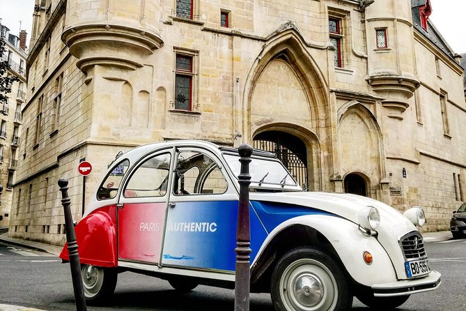 Half day trip in Paris in a vintage and convertible car with a Parisian - Pickup and convenience: starting in the right place