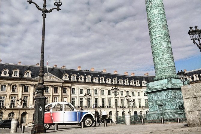 Half day trip in Paris in a vintage and convertible car with a Parisian - Comfort and practical expectations in an old car