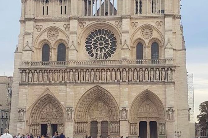 Half Day Walking Tour to Over 30 of the Top Sights of Paris - Getting Set for Eiffel Photos (Without Going Up)
