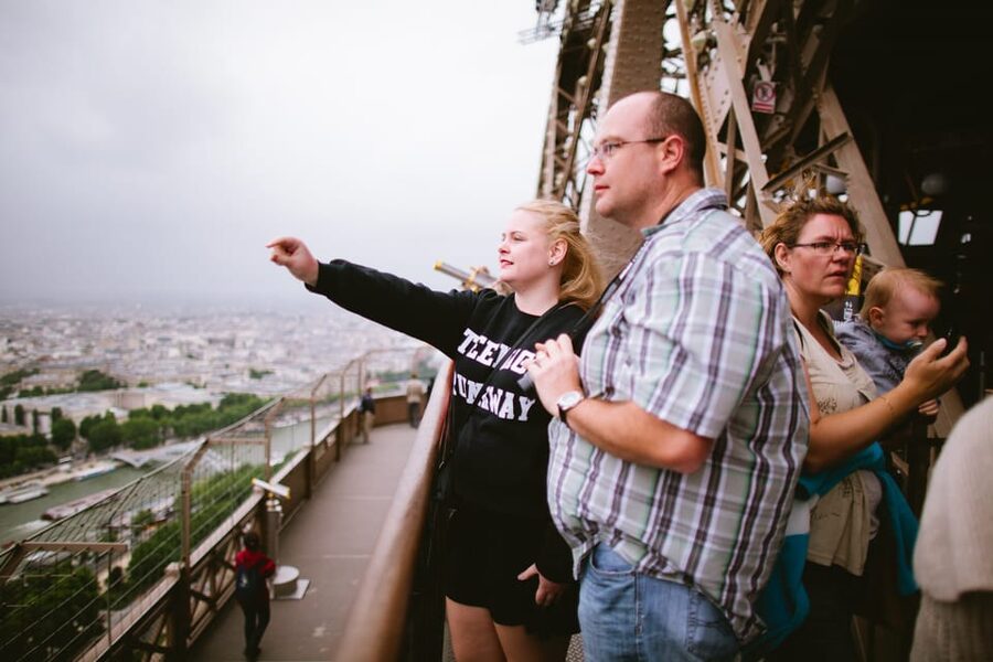 Highlights of Paris Bike Tour in English or Dutch - Price and logistics: is $53 a good deal?