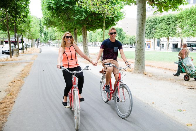 Highlights of Paris Bike Tour w/ a Local Guide (English or Dutch) - Riding with a local guide: pace, safety, and what to expect on streets