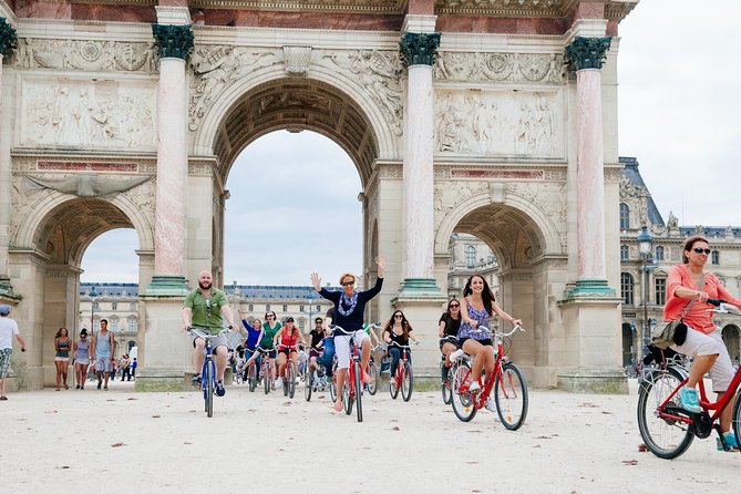 Highlights of Paris Bike Tour w/ a Local Guide (English or Dutch) - What to bring: ride-ready basics for Paris weather