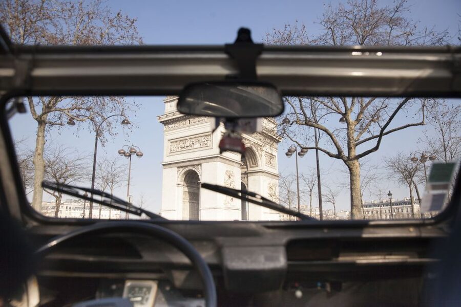Highlights of Paris: Private 6-Hour Vintage 2CV Tour - Key highlights at a glance