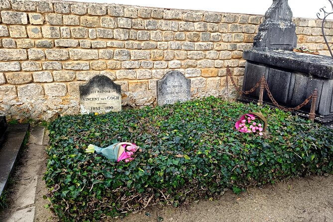 Hiking Adventure in Van Gogh's Footsteps with 6 miles walk - Eglise Notre-Dame d’Auvers: one church, one famous painting