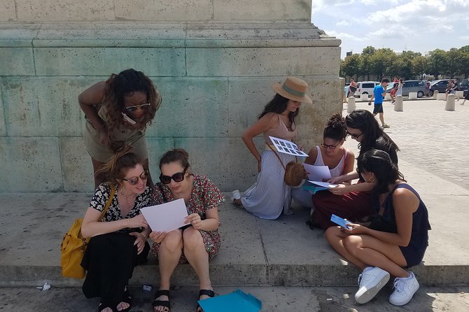 Historical treasure hunt in the city of Versailles - Practicalities: getting there, language, and group size