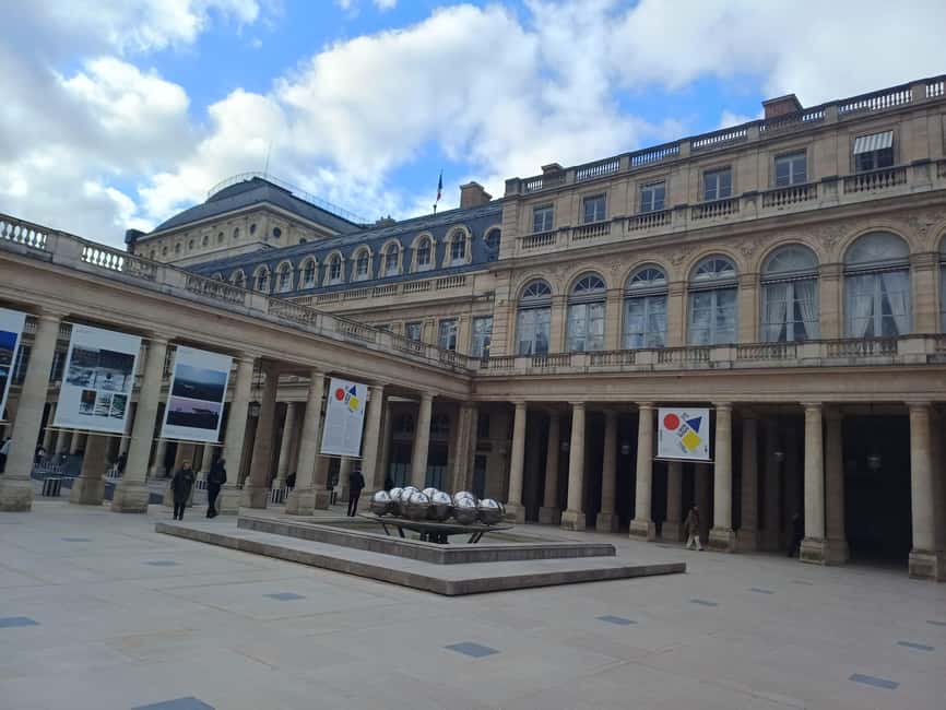 Iconic Paris Pastry & Dessert Tour in Opéra Sentier - Meeting at Sentier: Fast Start, Clear Sign