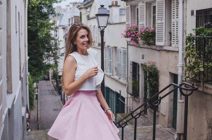 Iconic Paris - private photo shoot in the streets of Montmartre - How the edited-photo packages translate into real value