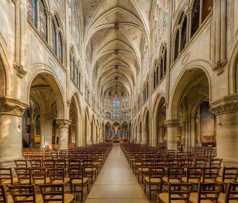 Île de la Cité & Notre-Dame Guided Tour - Shakespeare & Company stop: a quick culture jolt between churches