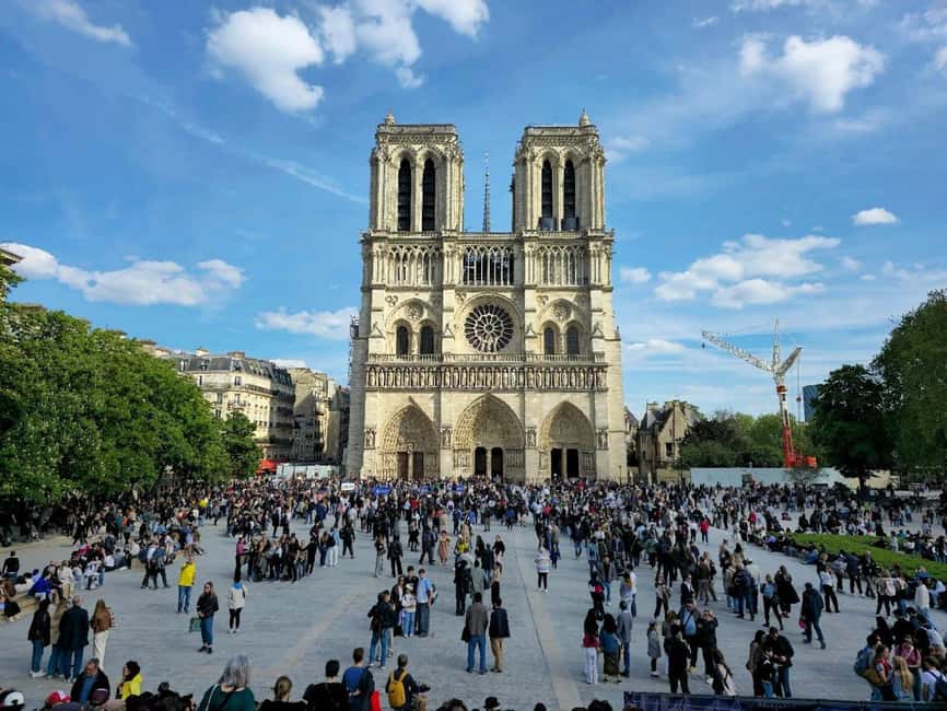 Interior Guided Notre Dame Tour, Free Entry Included (Max 5) - Notre-Dame in a Max-5 Group: What Makes This Tour Work