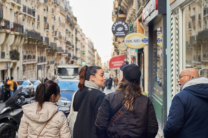 -Kids friendly- Eat, play, love Montmartre: 3H Walking Food Tour - Montmartre Village scavenger hunt: the game that does the walking for you