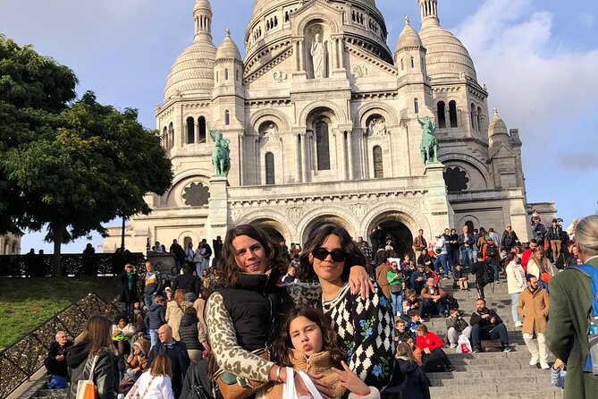 -Kids friendly- Eat, play, love Montmartre: 3H Walking Food Tour - Dalida statue: a five-minute stop with a big story