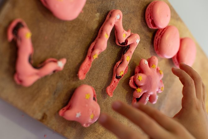 Kids in the Kitchen - MaCaRoN - Taste Test: Coffee or Tea With the Macarons You Make