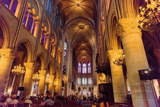 Latin Quarter Paris Guided Walking Tour Semi-Private 12ppl Max - Start at Cité 75004: Île de la Cité sets the scene fast