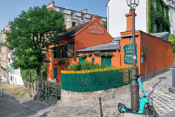 Le Grand Tour - Half Day Walking Tour: all the main sites! - Arc de Triomphe, the famous shopping street, and Eiffel Tower views from Trocadéro