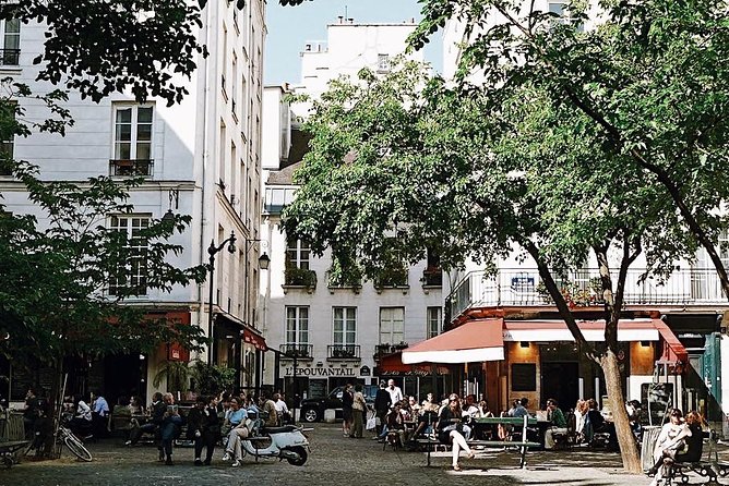 Le Marais District & Jewish Quarter Guided Walking Tour 12ppl Max - Musée Carnavalet area: why this museum is worth your attention