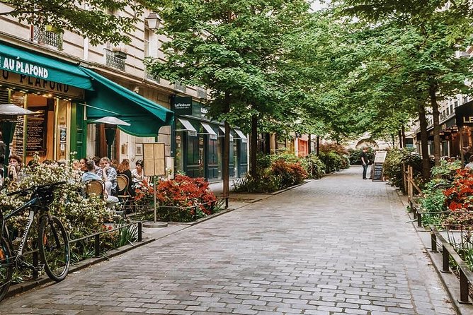 Le Marais District & Jewish Quarter Guided Walking Tour 12ppl Max - Stop-by-stop: Marais highlights before you reach the Jewish Quarter