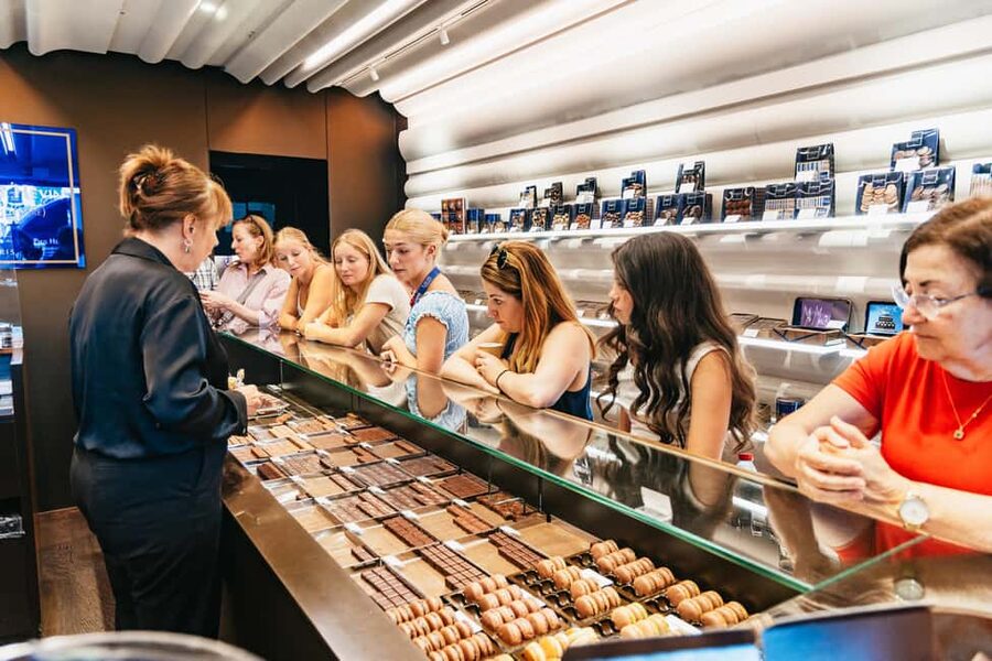 Le Marais Walking Food Tour with Cheese, Wine & Pastries - Price and value: is $153 per person fair?
