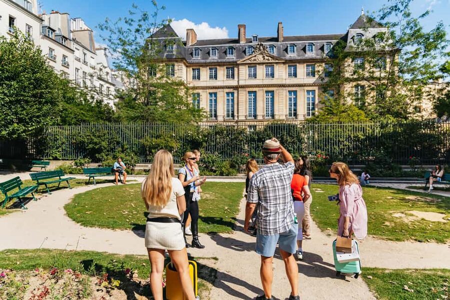 Le Marais Walking Food Tour with Cheese, Wine & Pastries - Cheese and wine: pairing that actually helps you taste