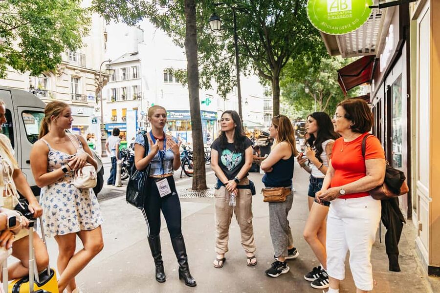 Le Marais Walking Food Tour with Cheese, Wine & Pastries - Your guide matters: look for the names people mention