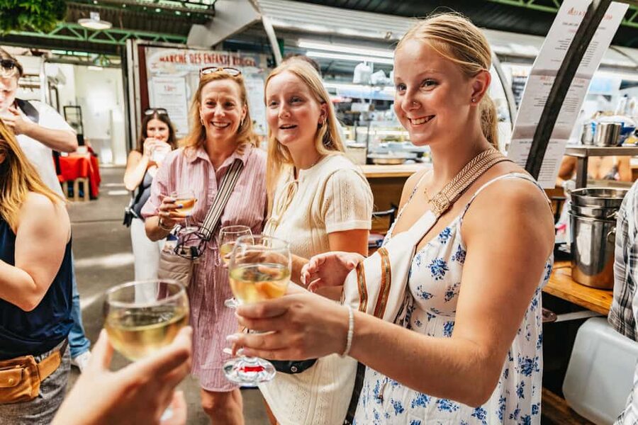 Le Marais Walking Food Tour with Cheese, Wine & Pastries - What 3 hours really feels like: 8 to 10 stops that add up