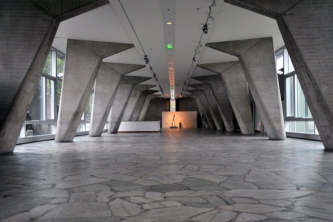 Les Coulisses DE UNESCO - Stop 1 at UNESCO: Architecture, Conference Spaces, and the Globe Square