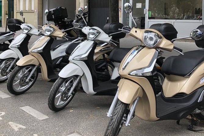 Liberty scooter rental Piaggio 50cc (4T) Paris - What’s Included: Helmet, Gloves, Lock, Insurance (and What Isn’t)