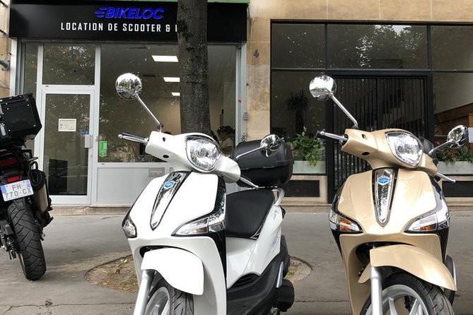 Liberty scooter rental Piaggio 50cc (4T) Paris - Your Simple Day Plan: From Pickup to Evening Freedom