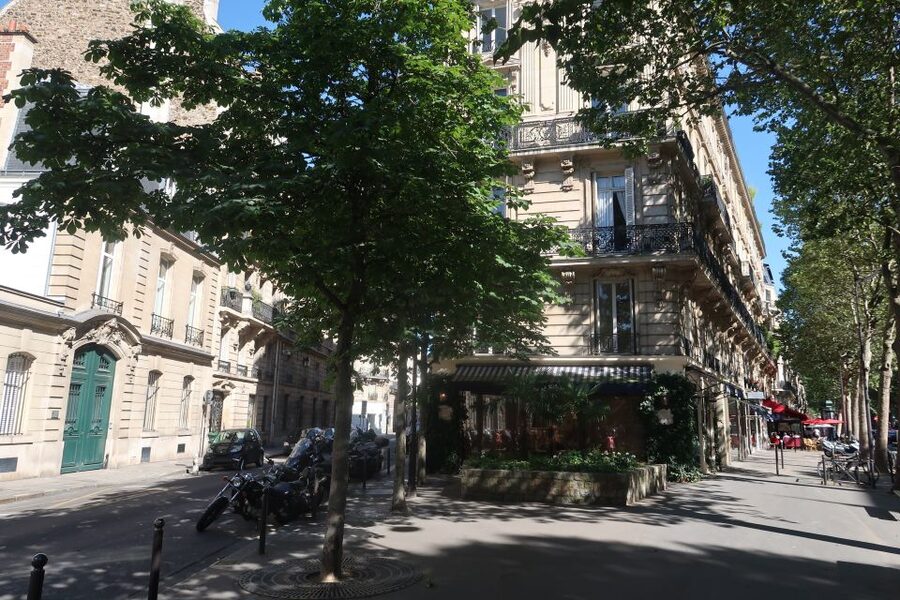 Lifestyle Tour of Saint-Germain-des-Prés - Saint-Germain-des-Prés: where Paris feels a little more adult