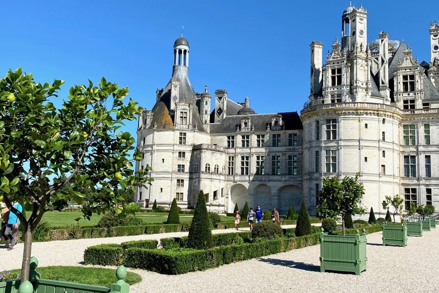Live Guided Chenonceau, Chambord, Amboise Castles from Paris - Why this private Loire Valley day feels different from a big group