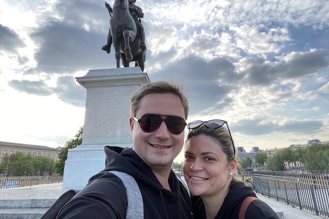 Live, Laugh, Love Along the Seine: Self-Guided Romantic Tour - Who this Seine game is best for