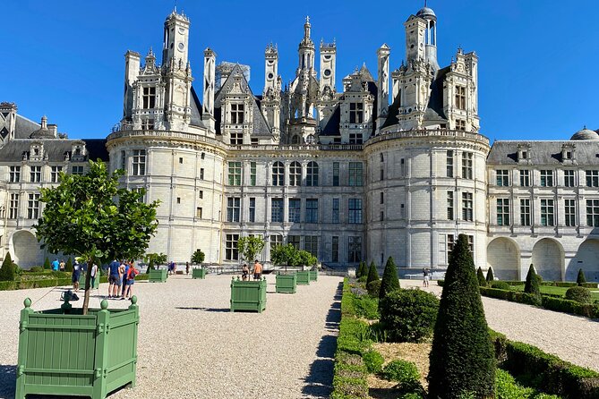 Loire Valley Castles Chenonceau Amboise & Da Vinci Small Group - Amboise lunch break: one hour to eat and reset