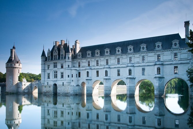 Loire Valley Castles Day Trip from Paris with Complementary Wine - The early start and the coach ride: your comfort checklist