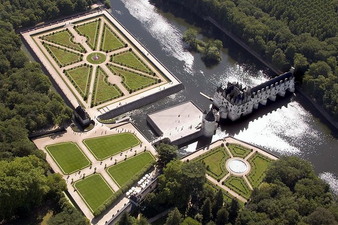 Loire Valley Castles Guided Day Trip from Paris in Minivan - Who should book this Loire castles minivan day trip