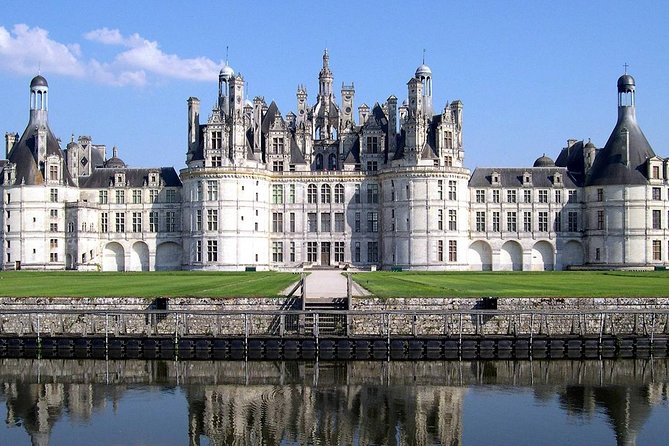 Loire Valley Castles Guided Day Trip from Paris in Minivan - Should you book? My decision guide