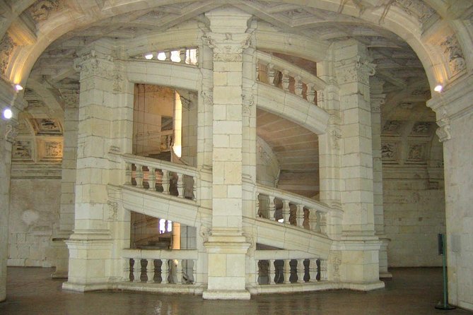 Loire Valley Castles Guided Day Trip from Paris in Minivan - Chenonceau: the Cher River château you’ll remember first