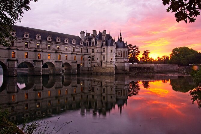 Loire Valley Day Trip from Paris with Small Group - Château de Chambord: 90 minutes in the most showy castle in the region