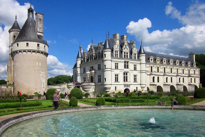 Loire Valley Day Trip from Paris with Small Group - Blois on your terms: lunch choice and an optional castle ticket