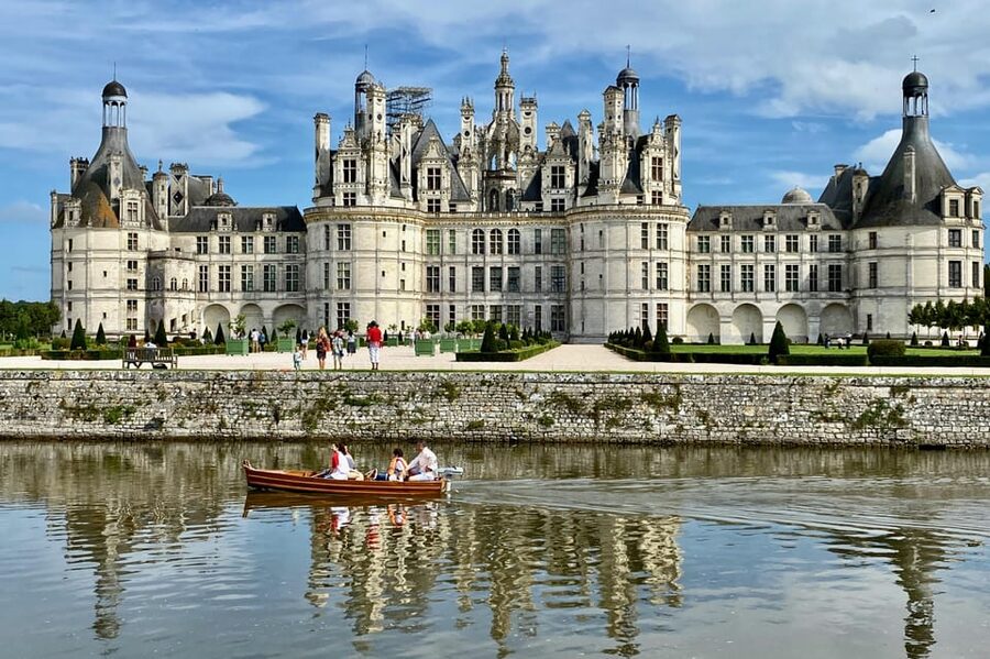 Loire Valley Royal Castles Small Group Day Trip from Paris - Wine tasting at the family vinery: 7 wines and names to remember