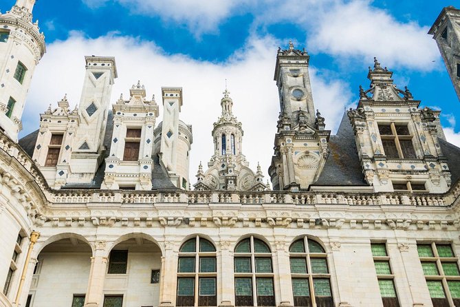 Loire Valley Wine and Castles Small-Group Day Trip from Paris - Small-group transport: comfort, AC, and seat reality