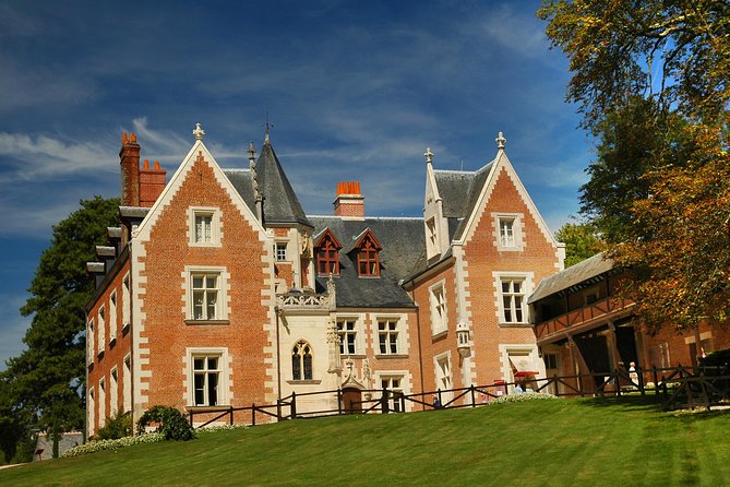 LOIRE VALLEY: Your selection of three castles to visit (Day-trip from PARIS) - Lunch in the Loire Valley: The Small Detail That Saves the Day