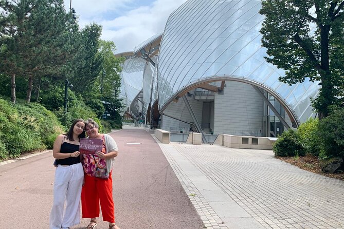 Louis Vuitton Foundation Exterior Walking Tour and Premium Entry - How the self-guided museum time works (and how to get more from it)