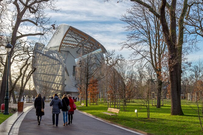 Louis Vuitton Foundation Exterior Walking Tour and Premium Entry - Who this tour suits best (and who might not love it)