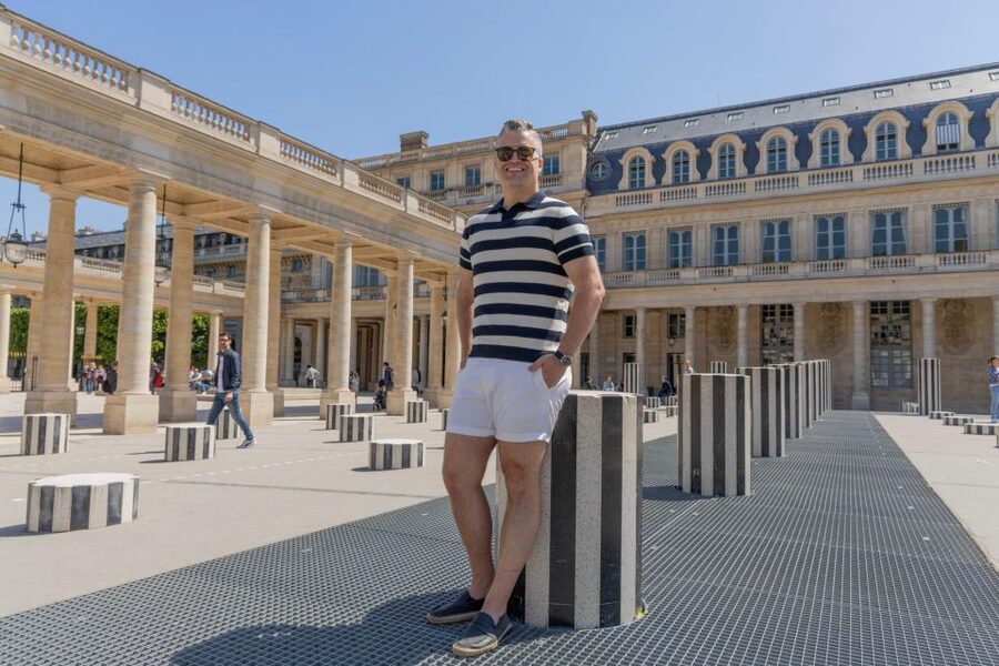 Louvre area photo shoot by Paris photographer - Palais-Royal photo stop: why this area works on camera